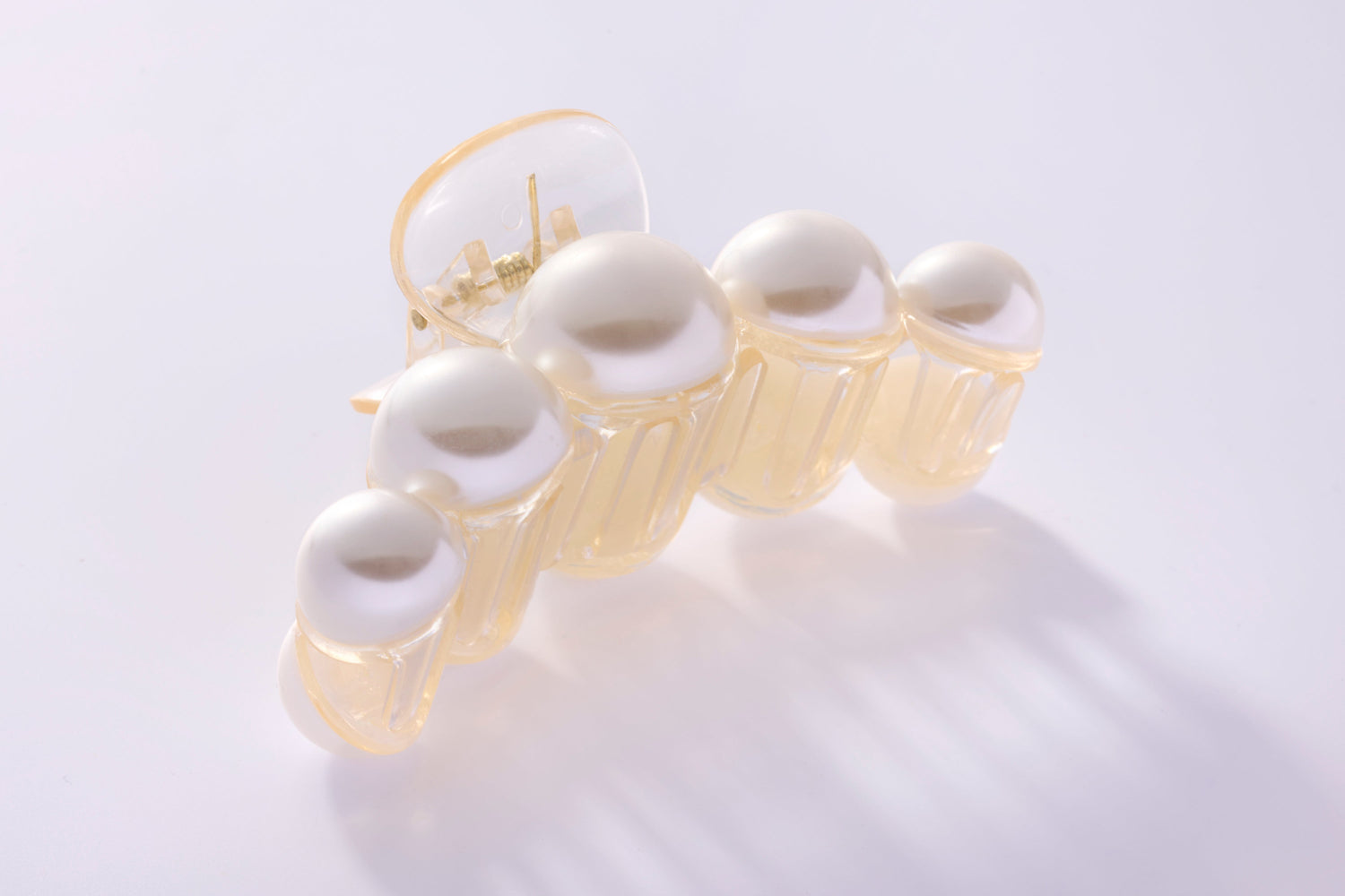 Pearl Wave | Elegante Statement-Haarklammer mit großen Perlen