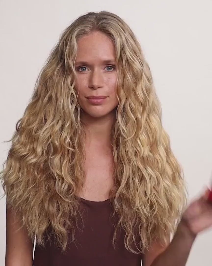 Sam McKnight Cool Curls Refresh & Revive Mist – Video